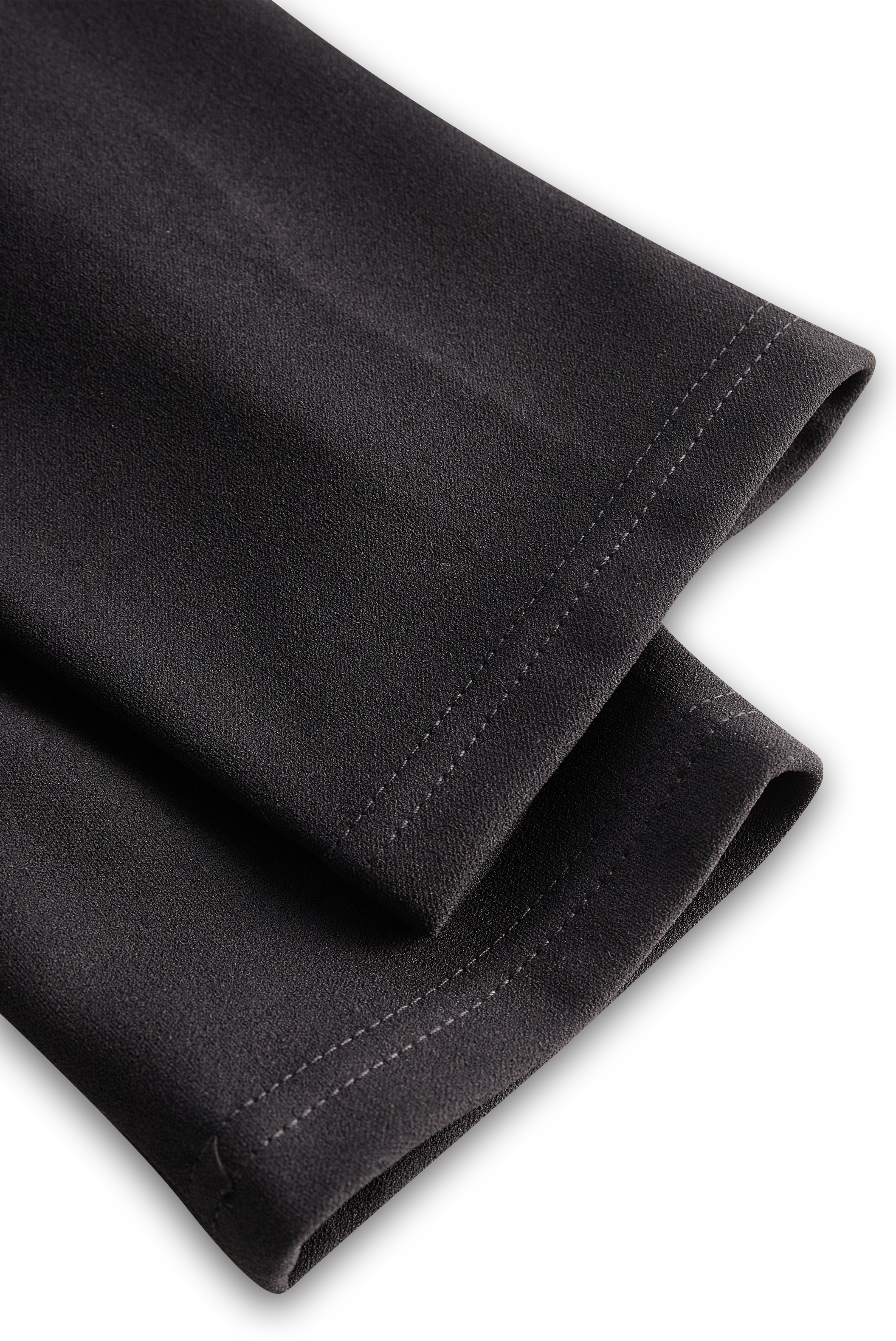 Selvianeé | Refined Black Belted Dress