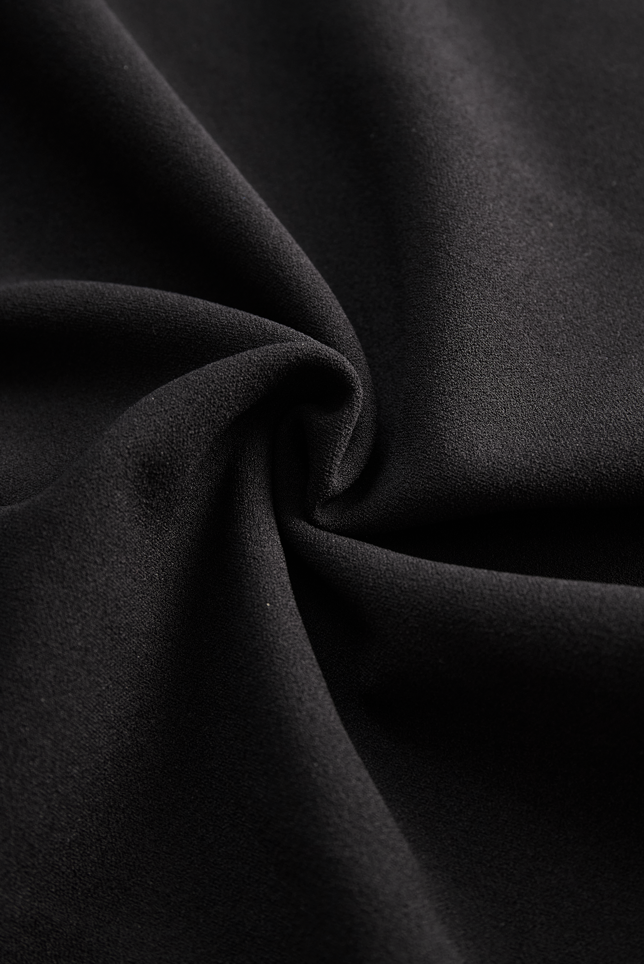 Selvianeé | Refined Black Belted Dress