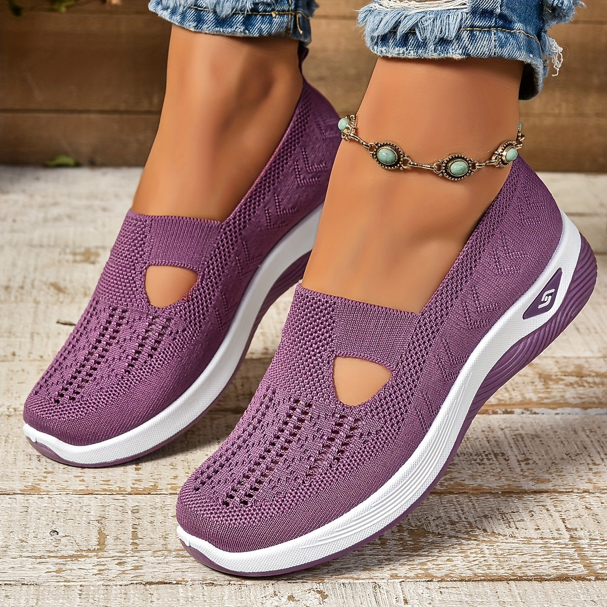 Breathable Slip On Athletic Shoes Lightweight Knit Comfort