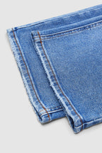 Denvara | Straight Leg Mid Rise Jeans
