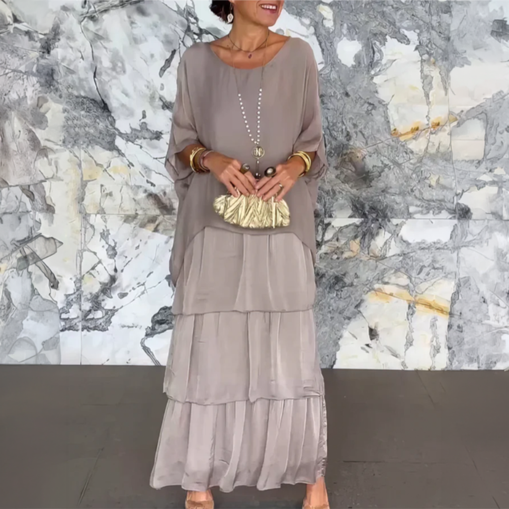 Lara – Graceful Maxi Dress with Flowing Design